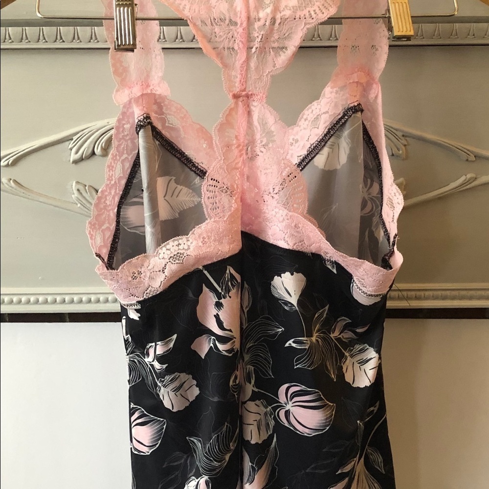 La Vie En Rose cami  pink/black floral pattern SZ M - Picture 6 of 10